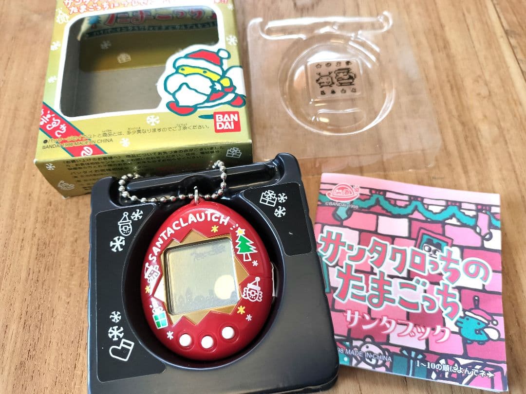希少品 未使用 サンタクロっちのたまごっち (レッド)