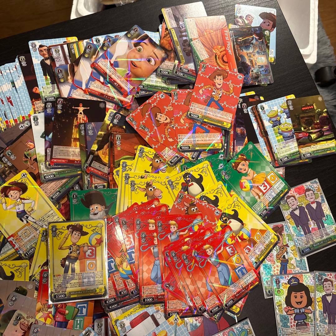 トイ・ストーリー トレーディングカード 引退品 1000枚弱あります。