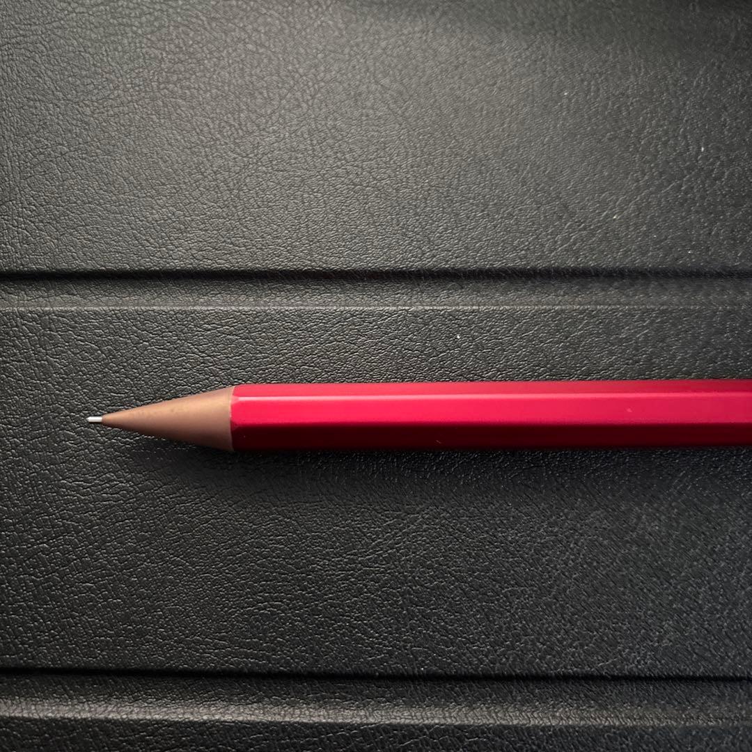 カヴェコスペシャルレッドエディション0.7mm