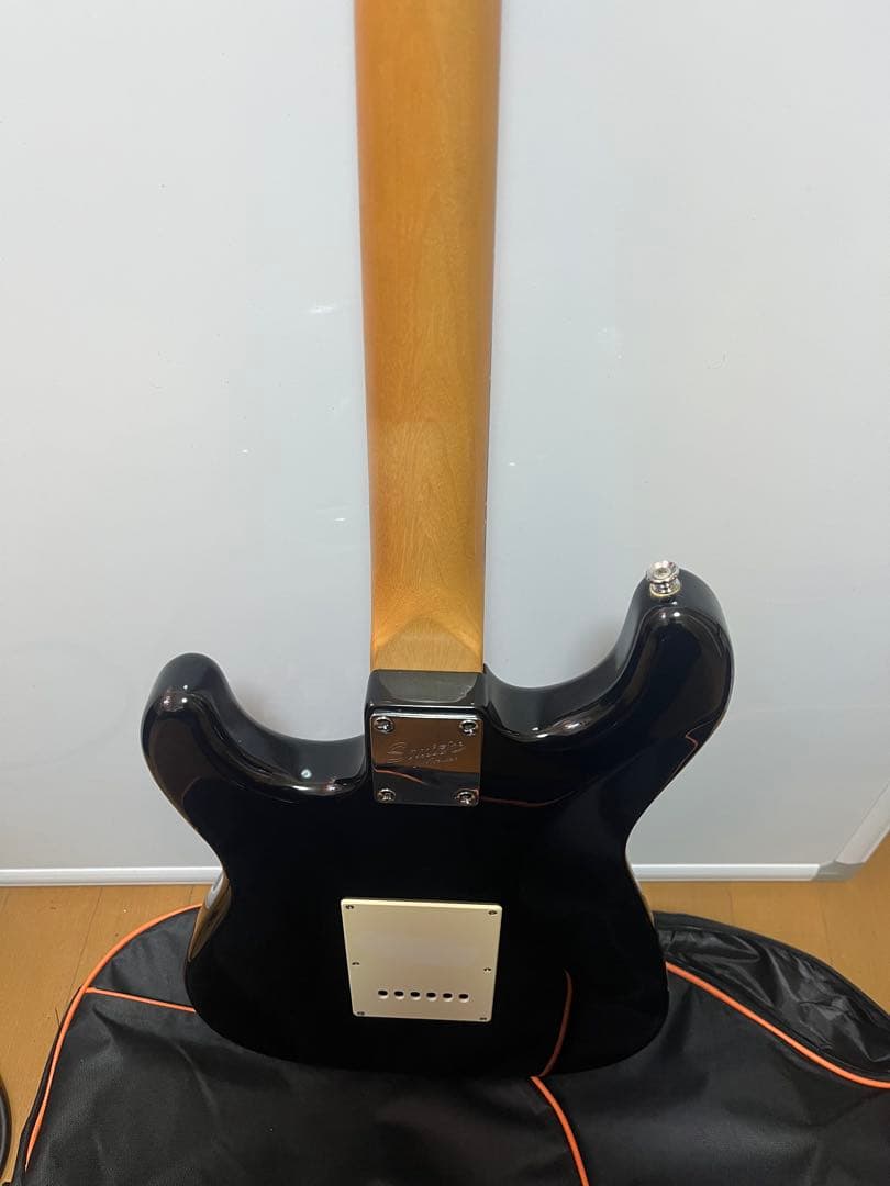 Squier ブラック エレキギター セット