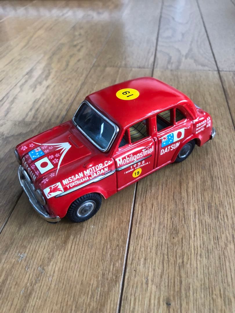 昭和レトロ　BCバンダイ　豪州ラリーダットサン富士号　ブリキ