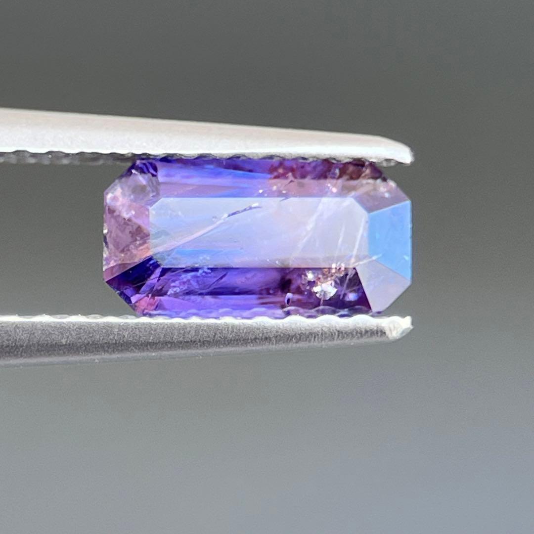 スリランカ産非加熱天然バイオレットサファイアルース