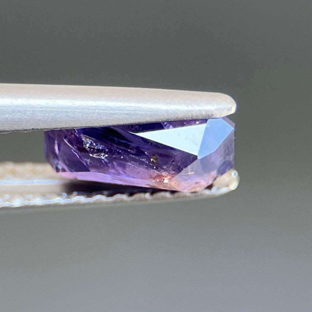 スリランカ産非加熱天然バイオレットサファイアルース