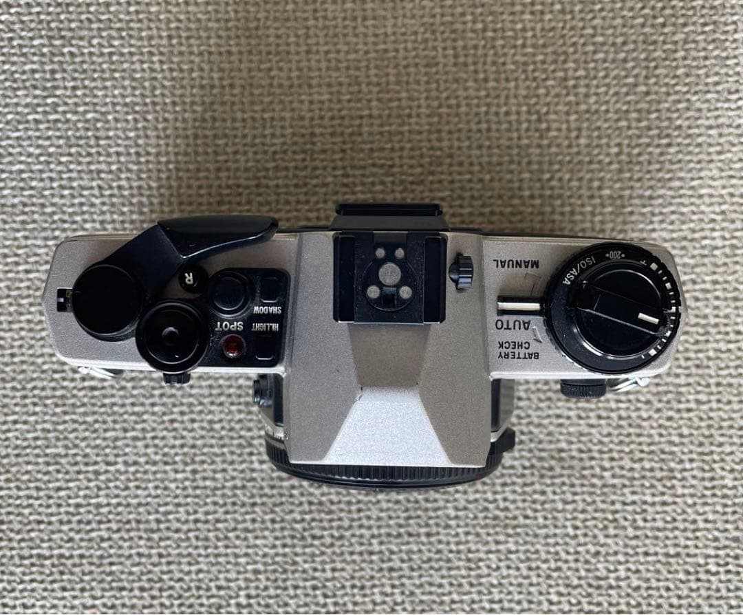 OLYMPUS OM-4 Ti チタンカラー　ボディ シャッター下りません