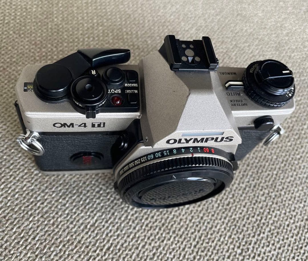 OLYMPUS OM-4 Ti チタンカラー　ボディ シャッター下りません