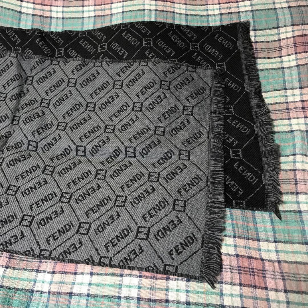 FENDI マフラー　ユニセックス