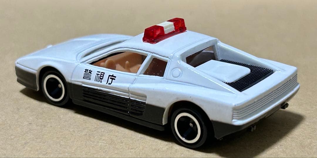 日本製 トミカ フェラーリ テスタロッサ パトロールカー