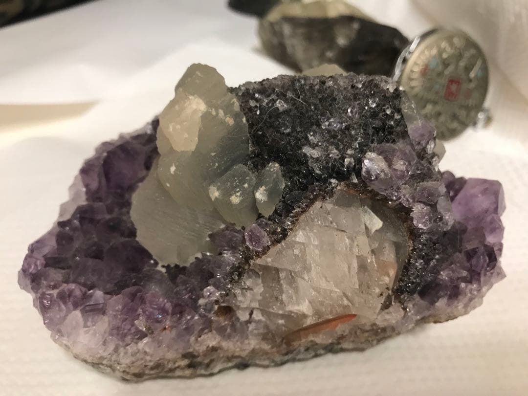 アメジストと何かの合体