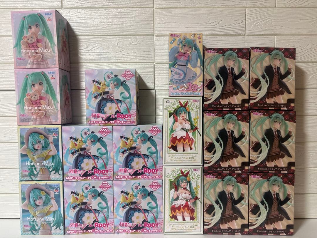 プライズフィギュア　初音ミク　１８点
