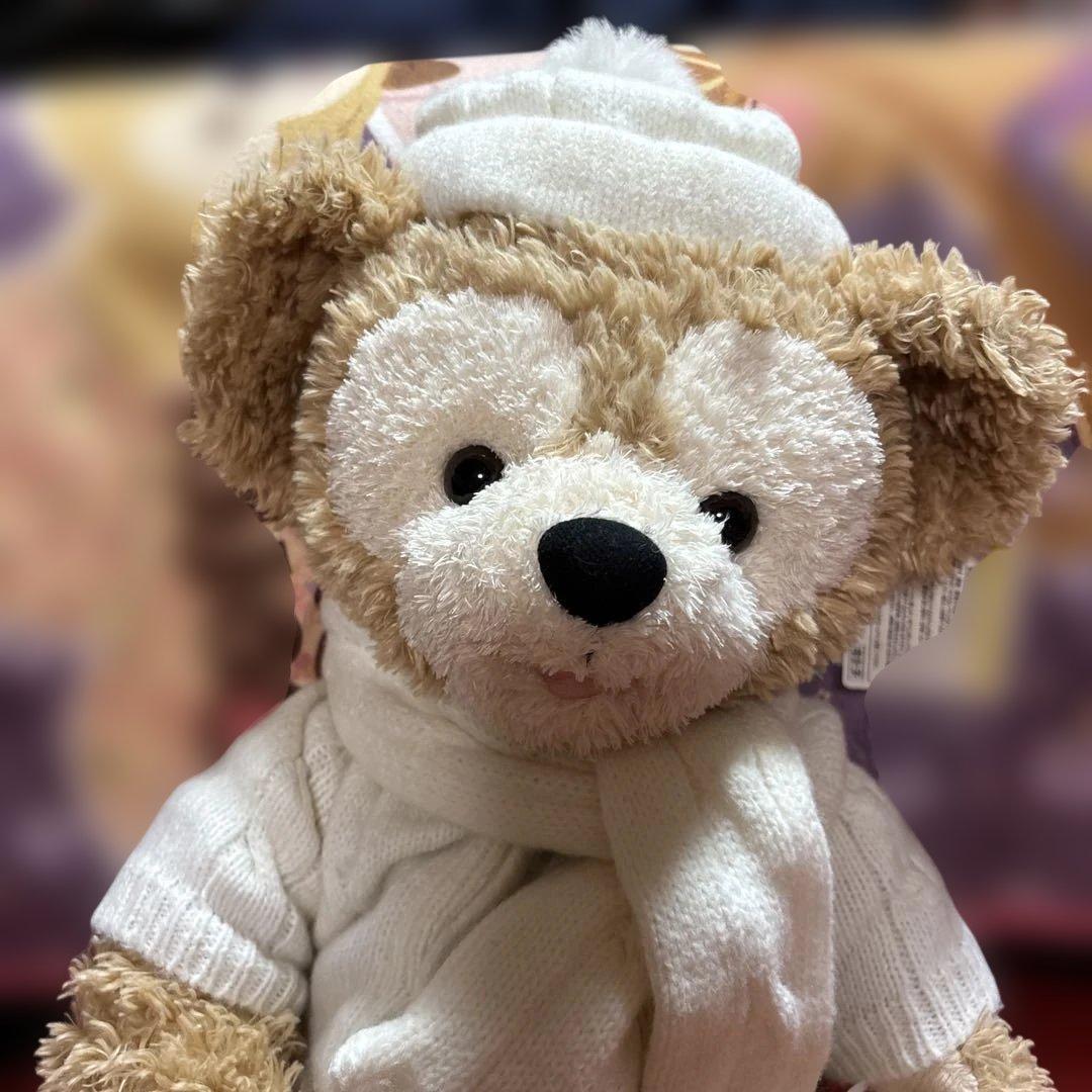 ダッフィーのぬいぐるみ 白セーターとマフラー付き