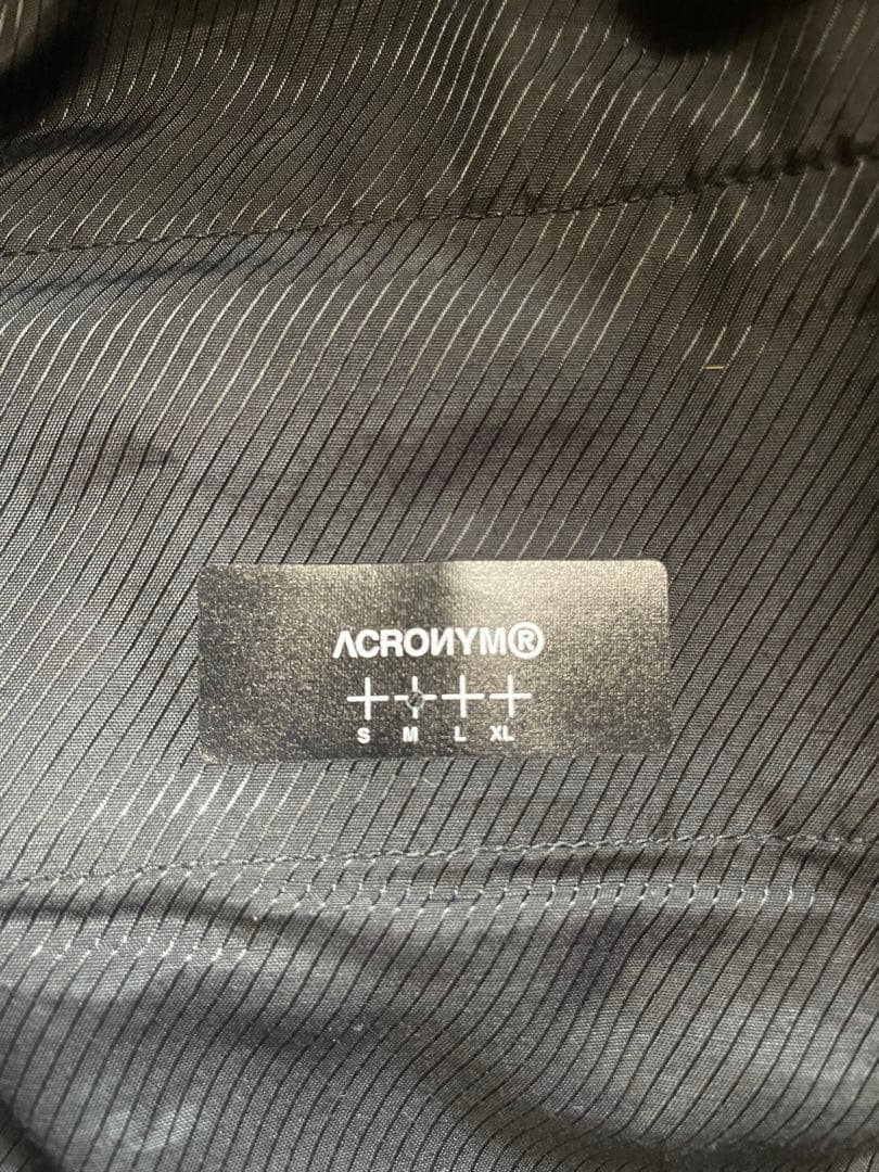 美品 ACRONYM SS18 P30-CH Mサイズ