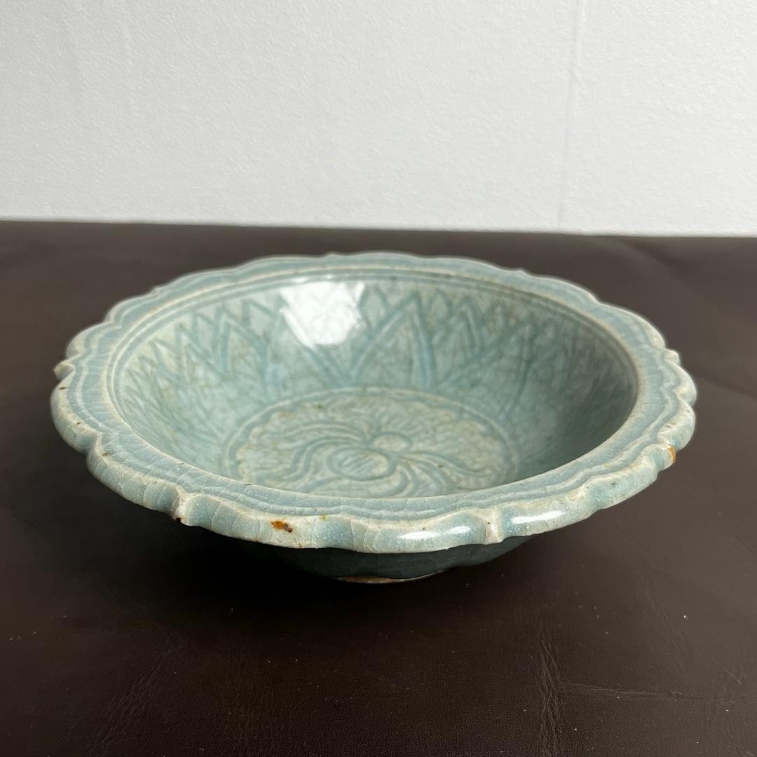 影青陵陰刻蓮紋花盤 中国美術 中国古玩