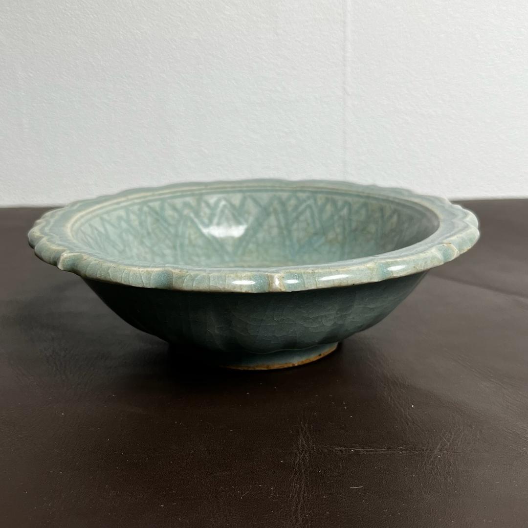 影青陵陰刻蓮紋花盤 中国美術 中国古玩