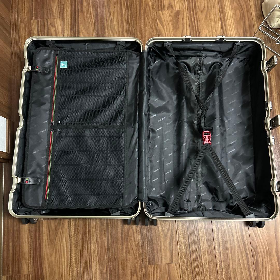 ネイビー 中型キャリーケース 4輪