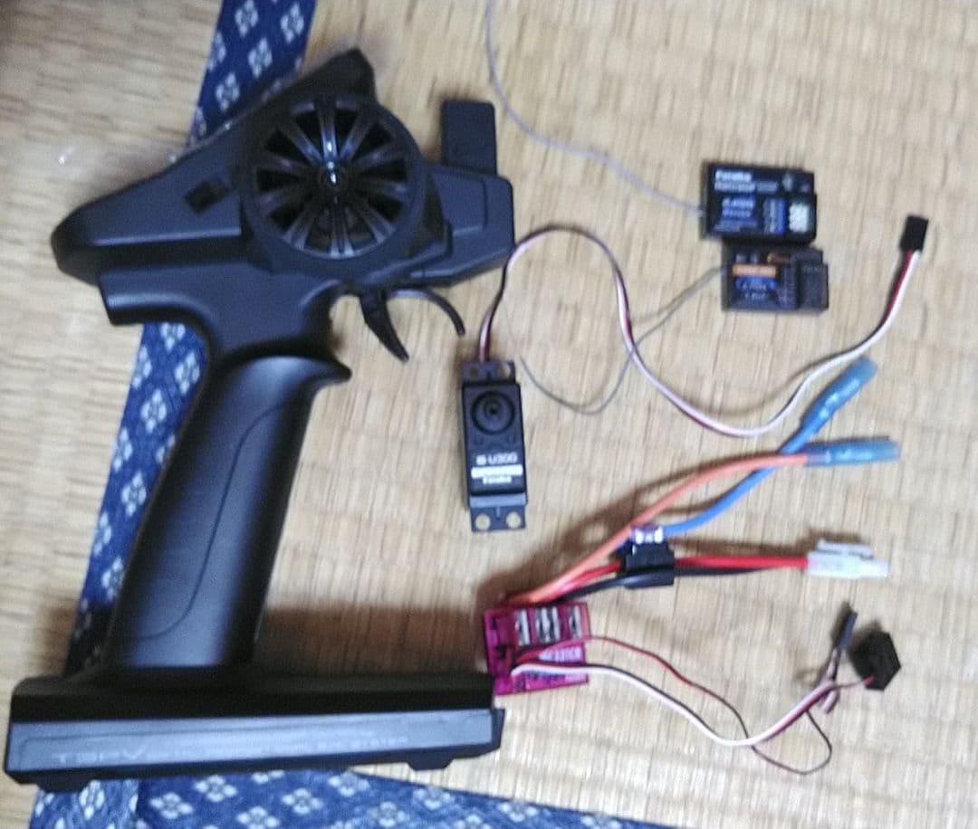 フタバ 3PV ESCサーボ受信機2個セット