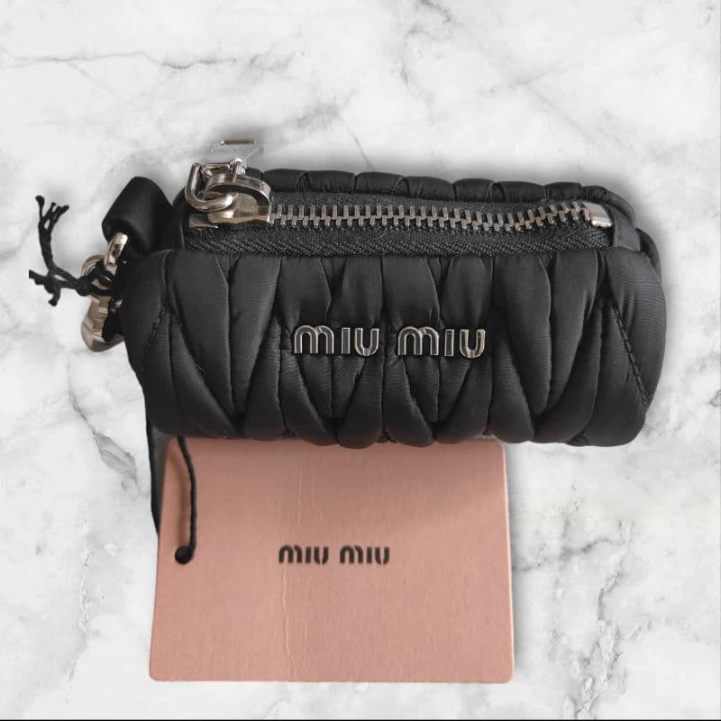 ♥新品♡Miu Miuミュウミュウ　ごみ袋つきペットリード　ハーネス　Ｍサイズ