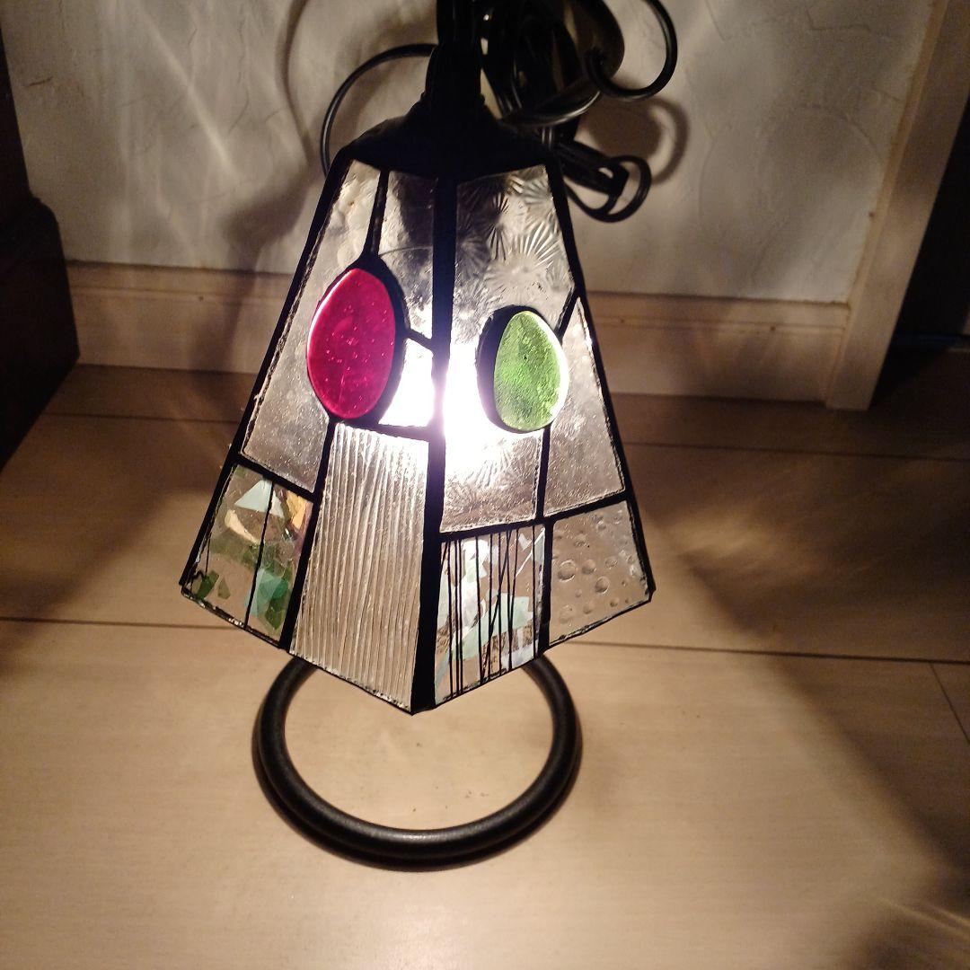 再値下げバンドメイドの、ステンドグラスの、ランプシェード。