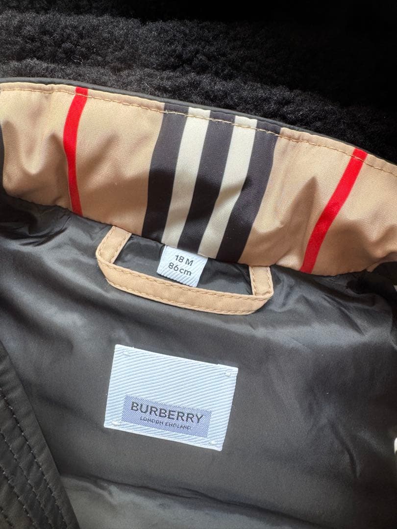 BURBERRY ストライプ柄 フード付きダウンベスト 18M