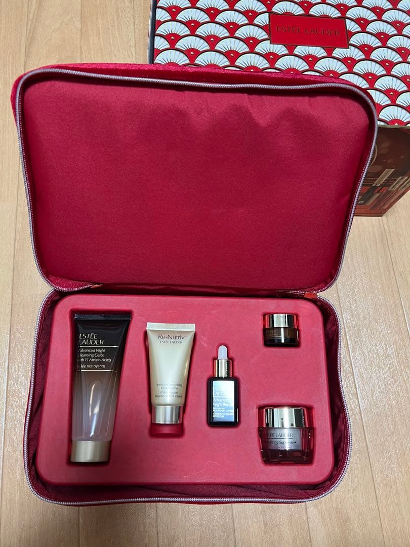 【新品】クリスマスコフレ　2024 エスティローダー