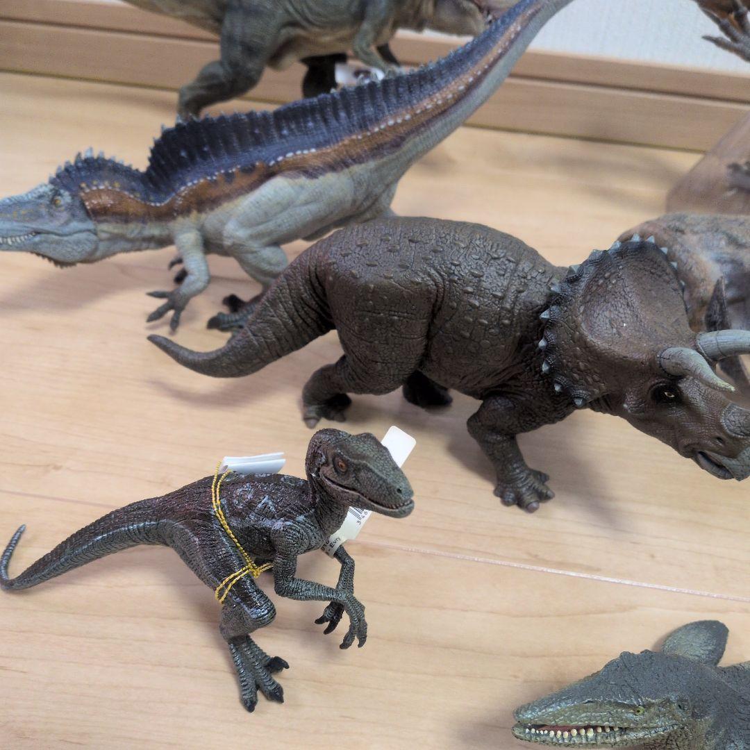 パポ　恐竜フィギュアセット