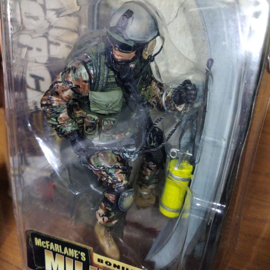 希少新品 マクファーレン エアフォース パラレスキューフィギュア