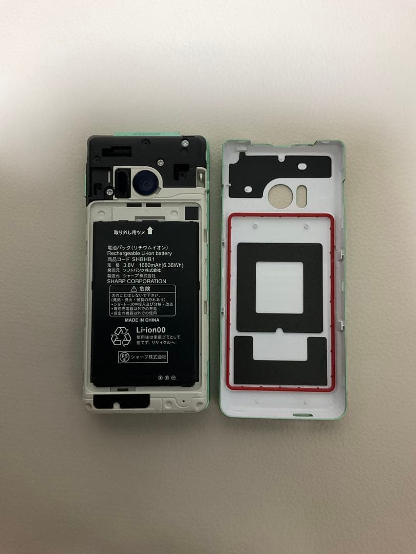 AQUOS ケータイ3 806SH 携帯本体 ガラケー 4G S