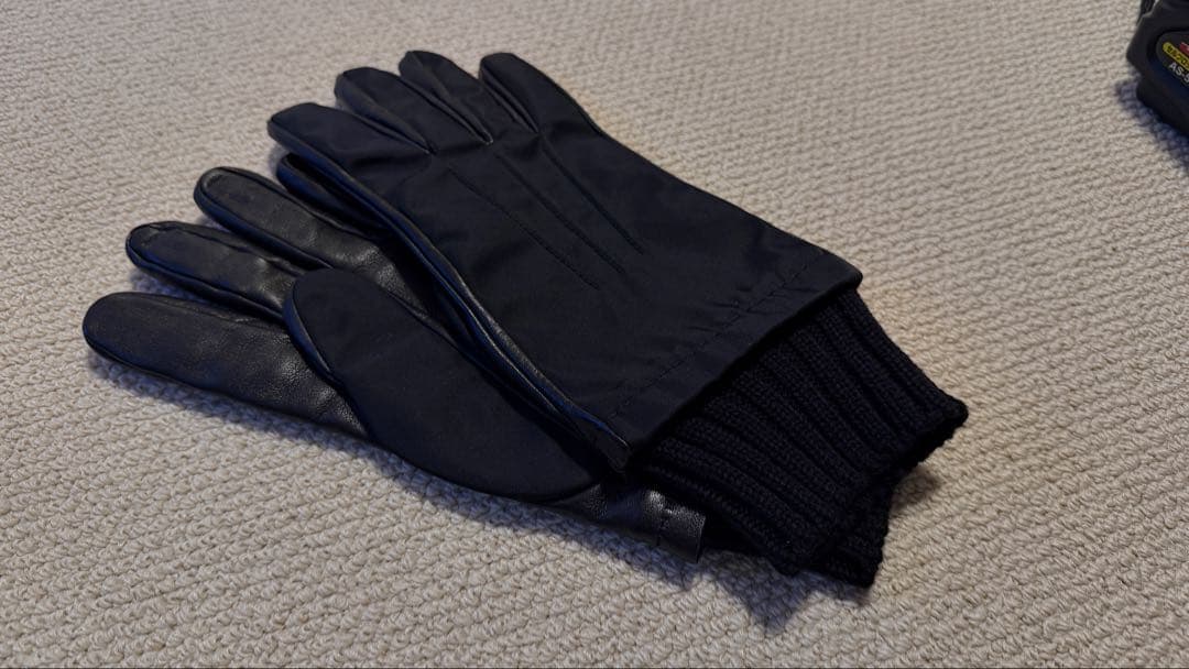 PRADA プラダ　手袋