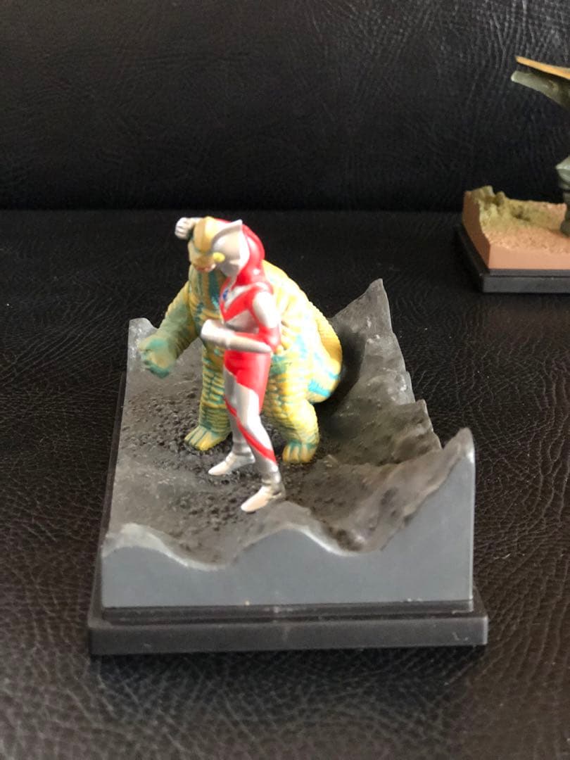 大怪獣シリーズ　どくろ怪獣レッドキング　再生怪獣ギエロン星獣　ジオラマ