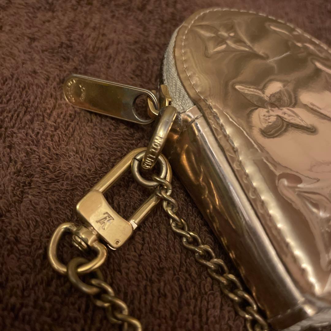 Louis Vuitton ハート型ケース シルバー