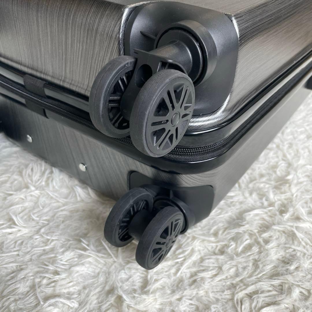 ✨新品・未使用✨ ポルシェ　軽量オリジナル　TSAロック　スーツケース　機内OK