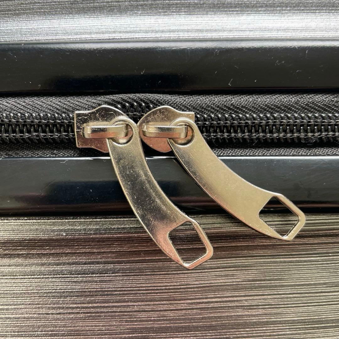 ✨新品・未使用✨ ポルシェ　軽量オリジナル　TSAロック　スーツケース　機内OK