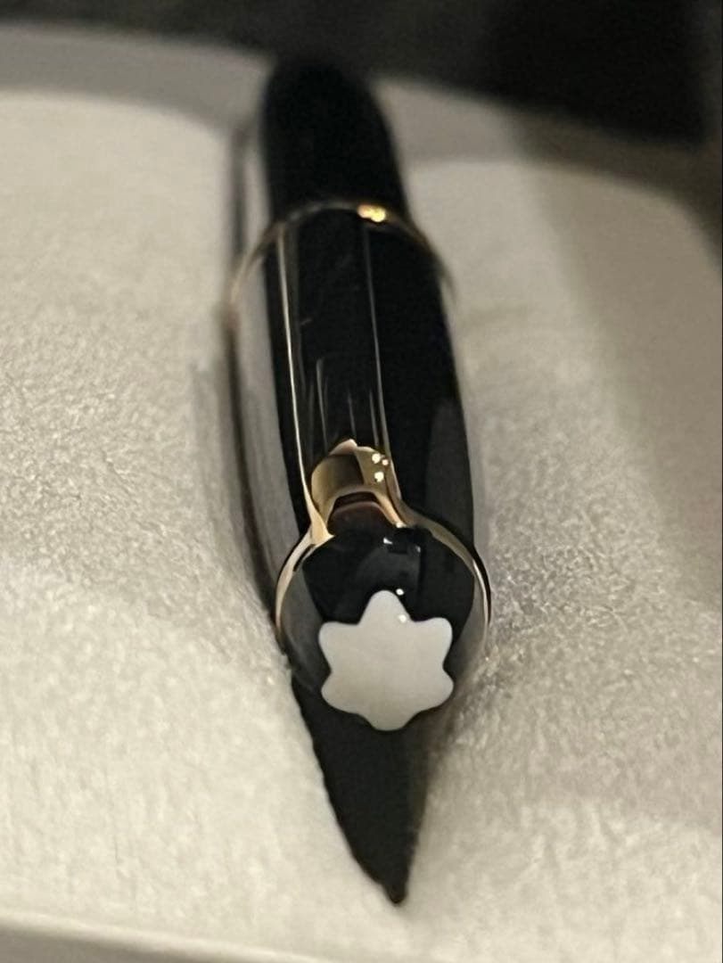 MONT BLANC 黒ボールペン ゴールド装飾
