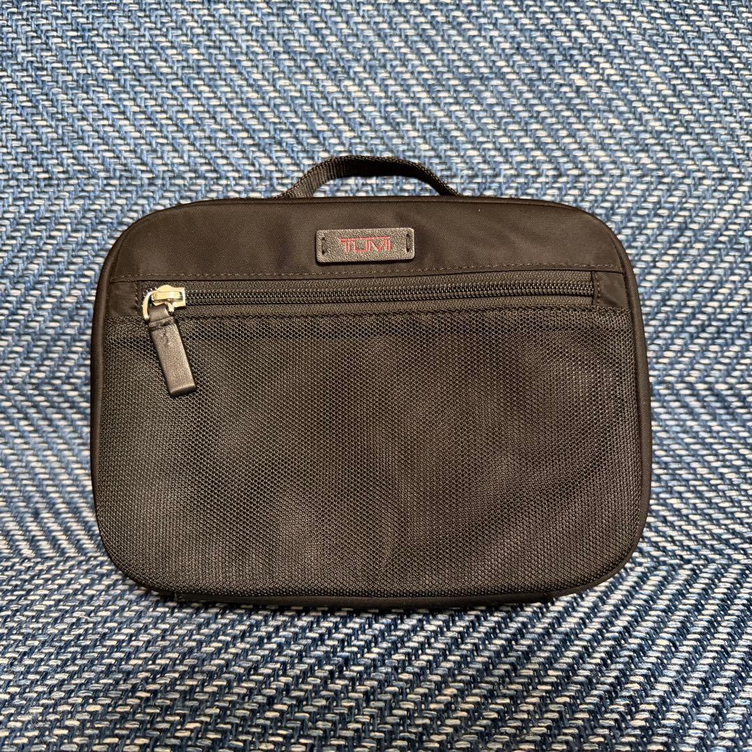 【美品】TUMI トラベルポーチ ガジェットケース 黒 匿名配送
