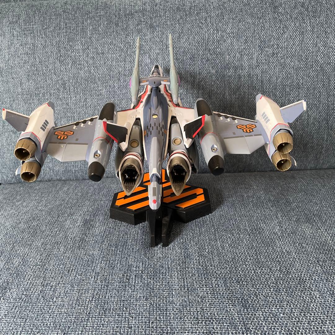 美品1/72VF-25Fトルネードメサイアバルキリーアルト機/早乙女アルト