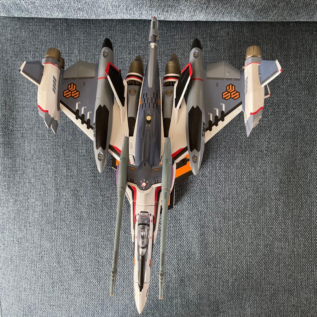 美品1/72VF-25Fトルネードメサイアバルキリーアルト機/早乙女アルト