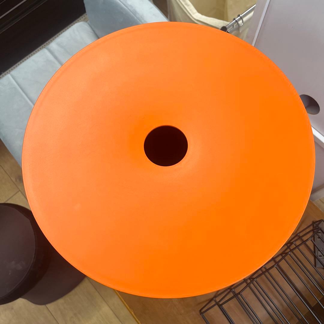 ドイツメーカー　AUTHENTICS オウセンティックス　　ランドリースツール