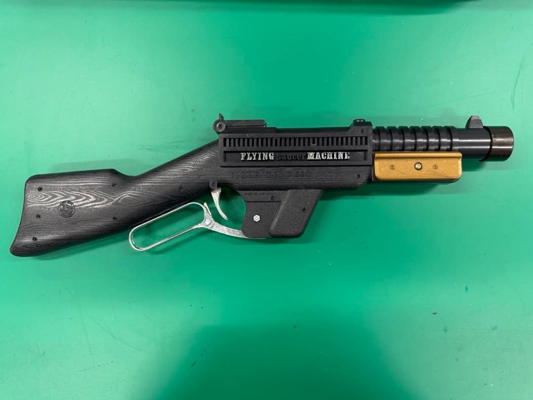 円盤銃と円盤機銃ですトイガン 懐かしい逸品です。