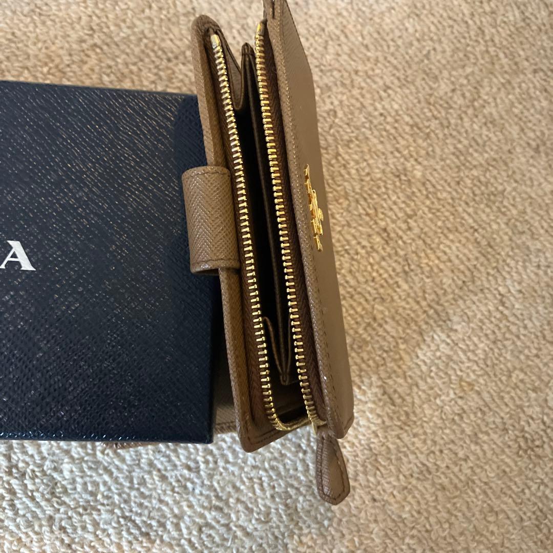 PRADA 二つ折り財布　プラダ　財布　２つ折り