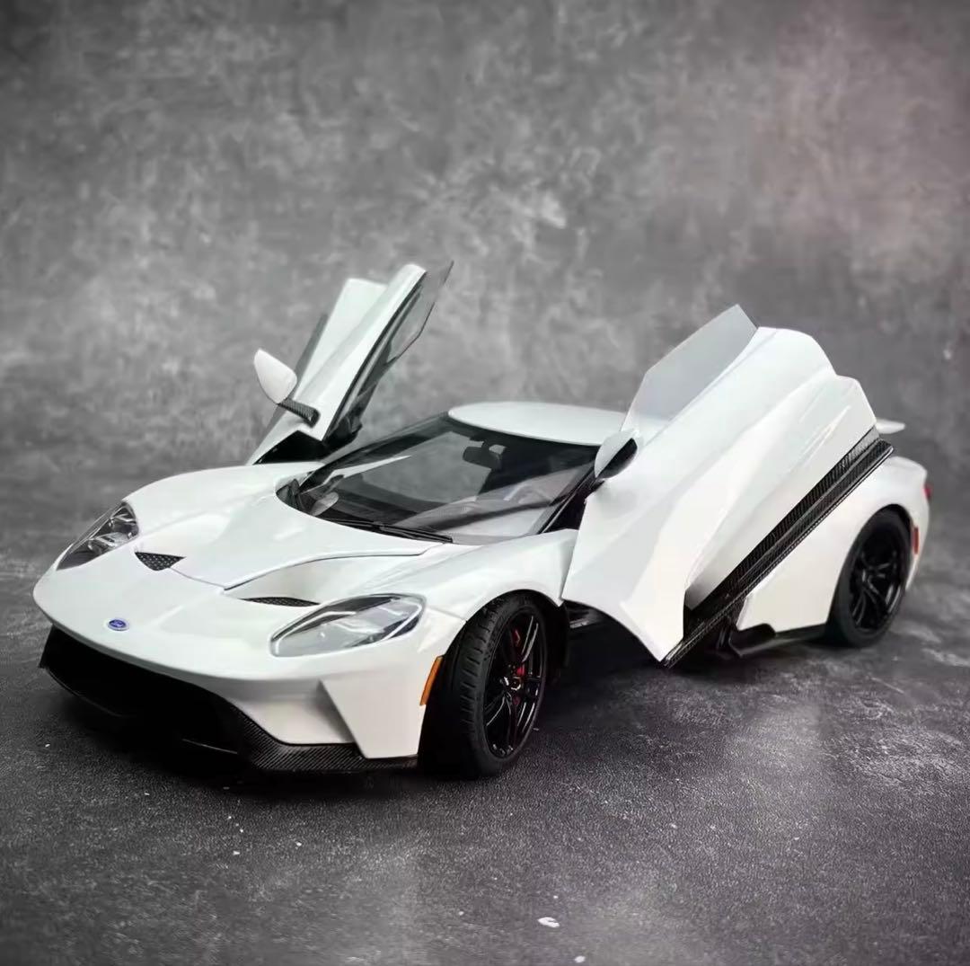 1:18 Diecast ￼Ford GT ホワイト ミニカー