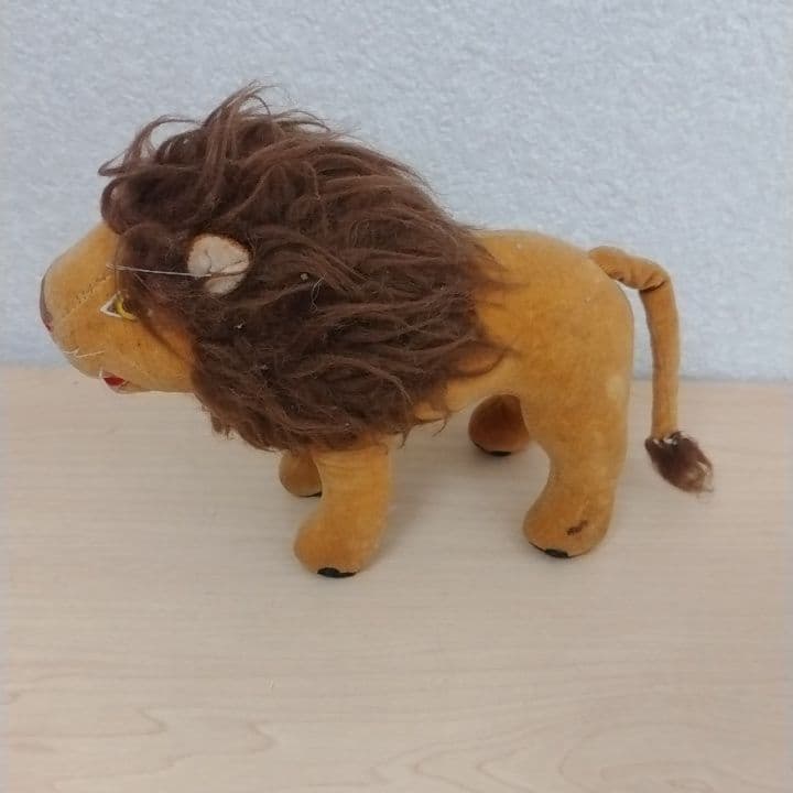 東京動物園協会　おがくず　ライオンぬいぐるみ置物