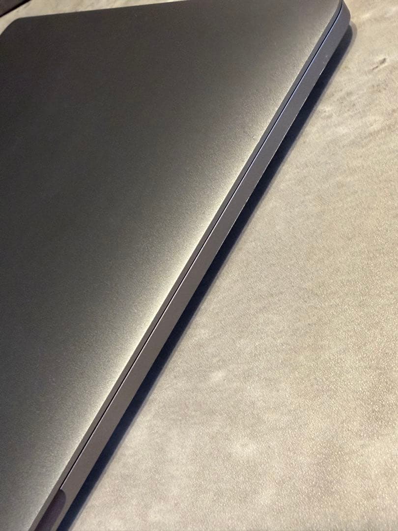 MacBook Pro 15インチ 2016 / Core i7 / 16GB