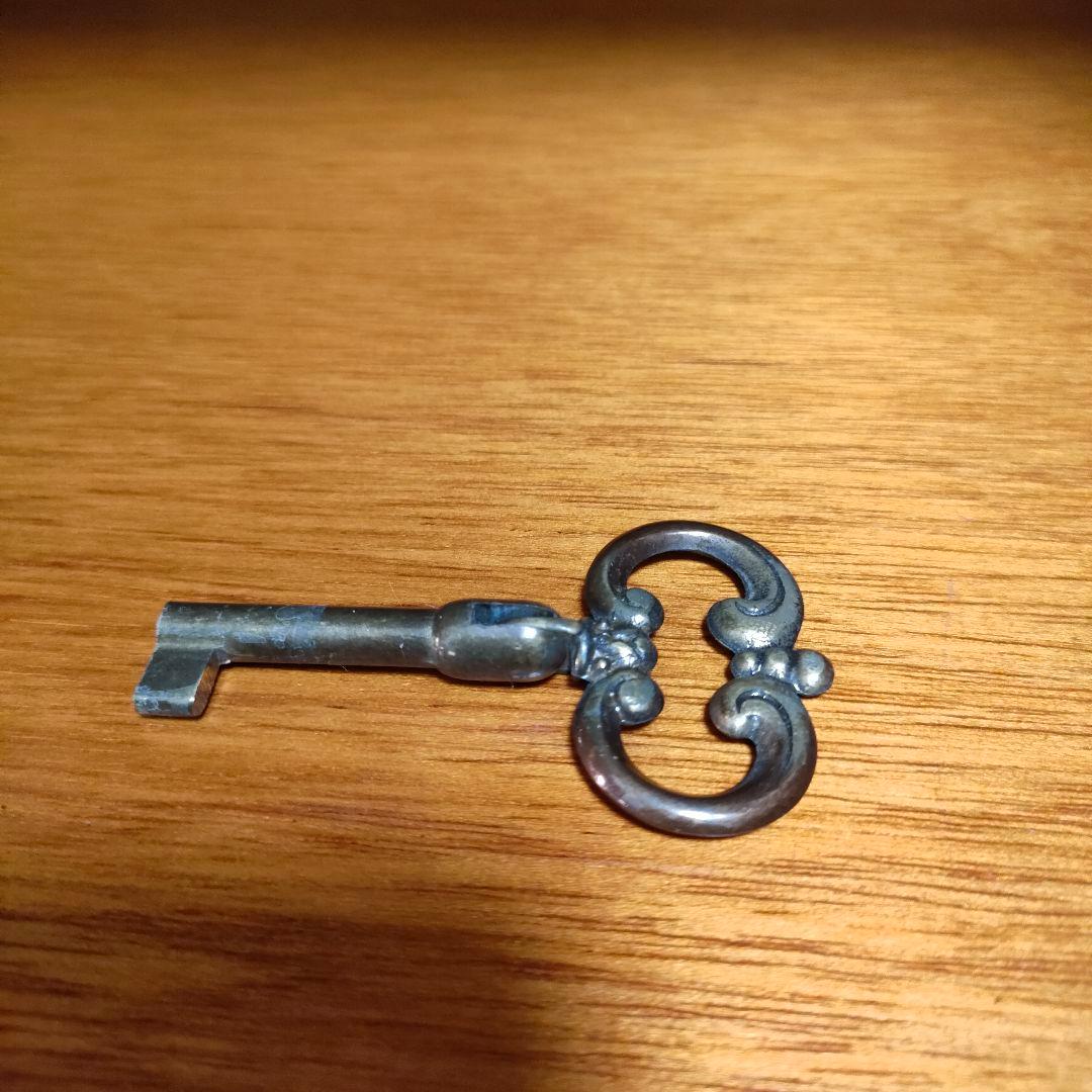 【ヴィンテージ 希少バールウッド】イタリア製クラシックキャビネット 鍵付き