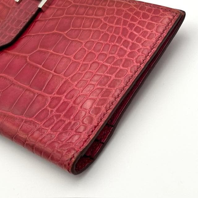 美品 エルメス HERMES ベアン アリゲーター ピンク 二つ折り長財布