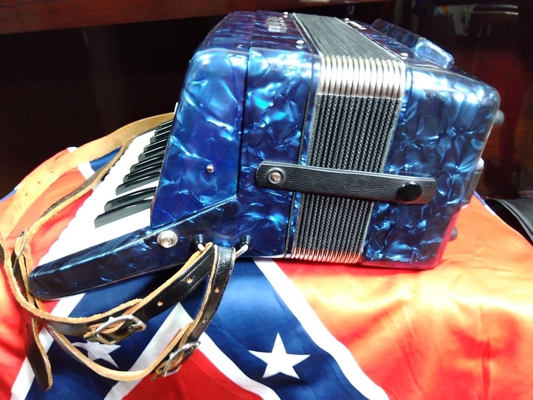 【可愛いレア品音出OK】YAMAHA T25B テナー（中音域）アコーディオン