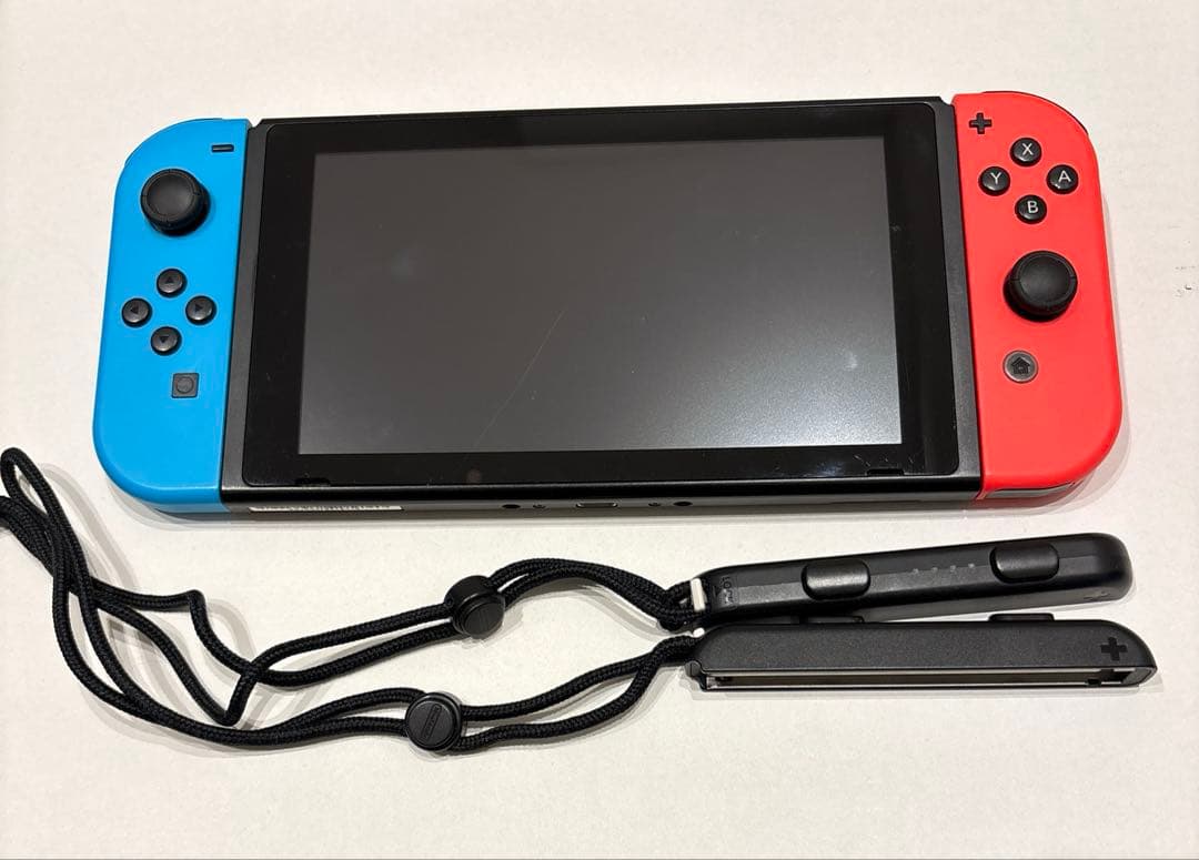 【中古品】Nintendo Switch本体＆コントローラーのみ（初期化済み）