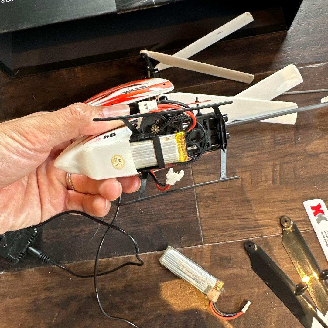専用XK K110 ラジコンヘリ