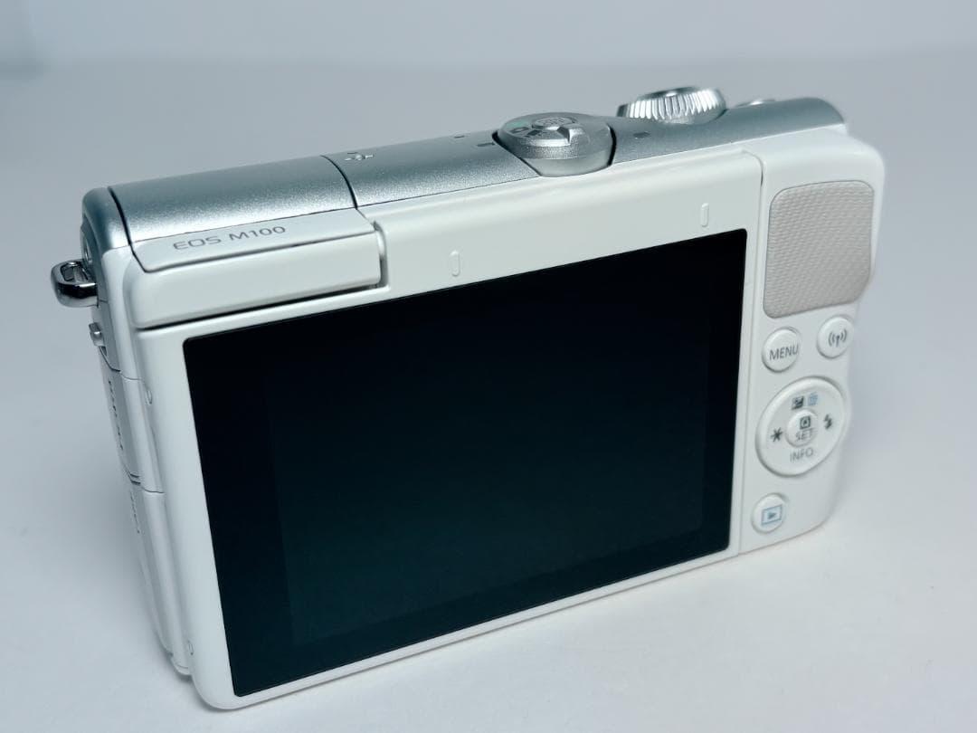 極上品 キヤノン EOS M100 ボディ