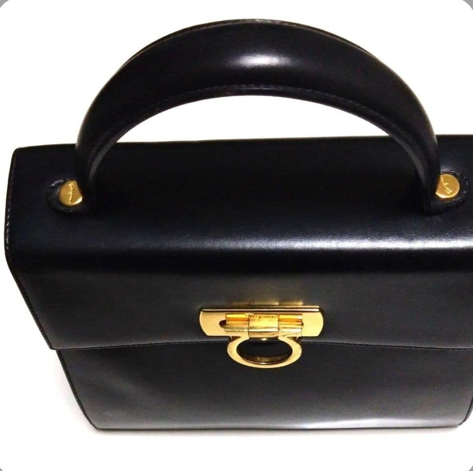 美品ferragamo バッグ