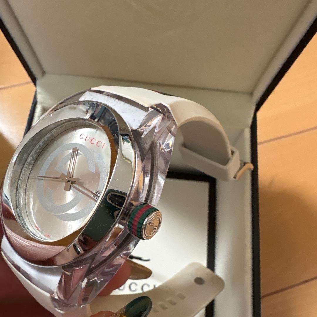 GUCCI 時計 ラバーベルト付き