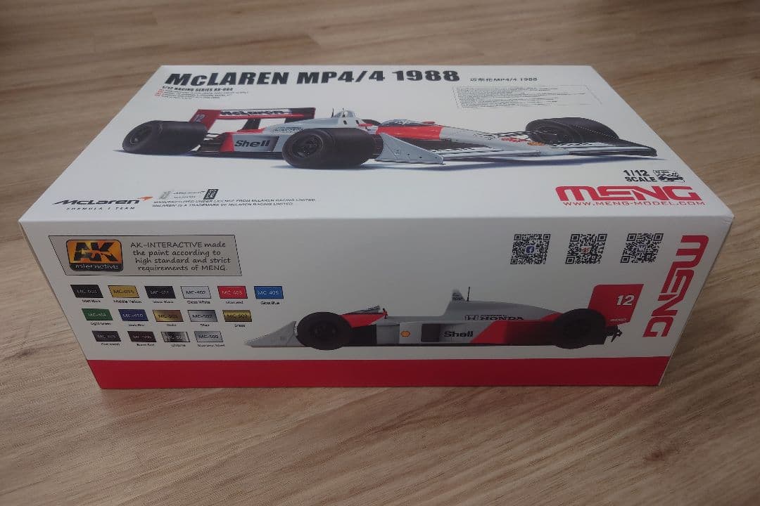 McLaren MP4/4 1988 1/12スケールモデル